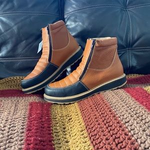 100% real leather boots.No lace.